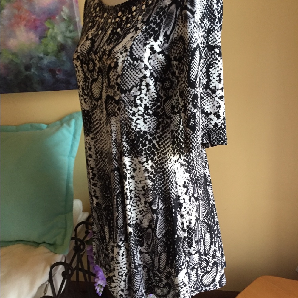 DONATED Style & Co animal print top. Size medium. - Picture 3 of 6